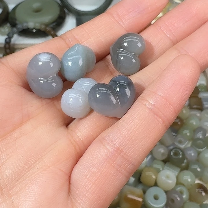 ᰔ***黑和田玉未镶嵌颈饰