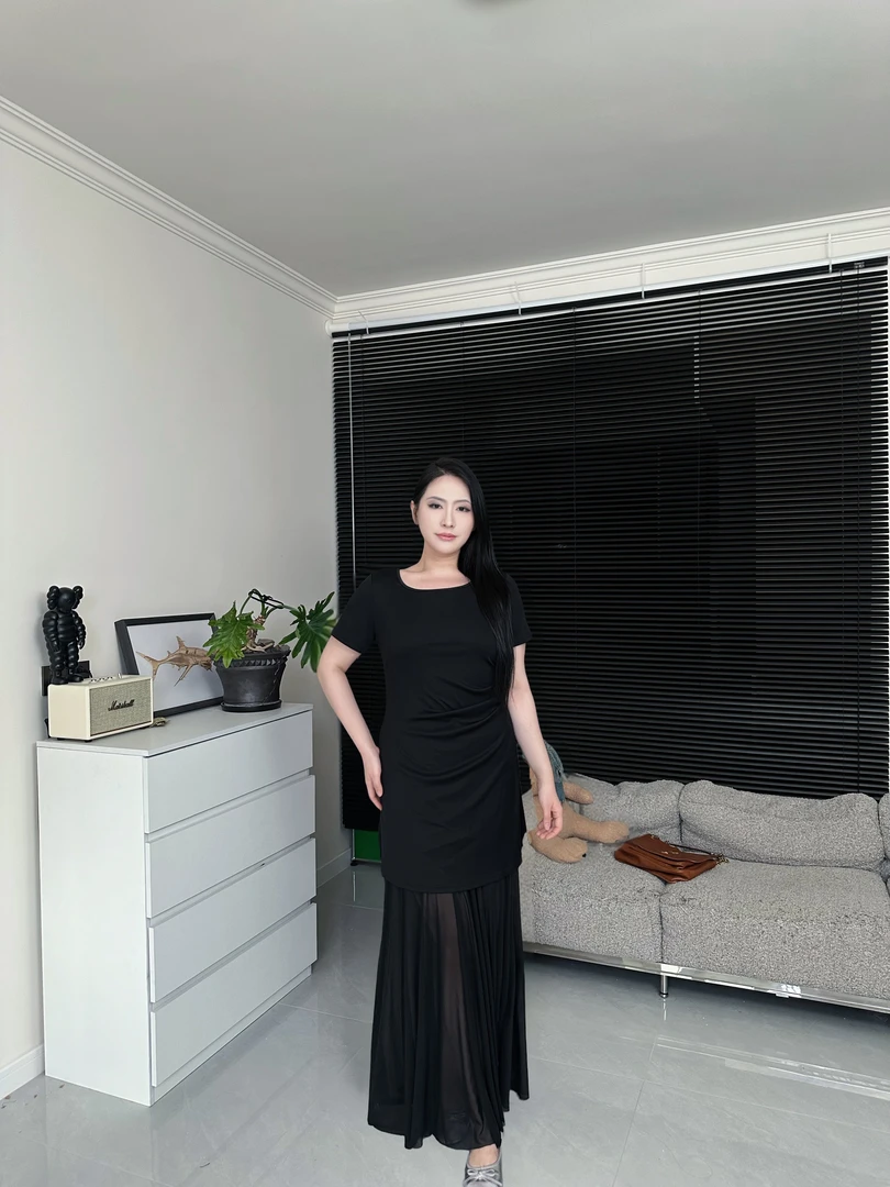 夏日心动 2025新款气质优雅遮肉显瘦百搭短袖褶皱高腰连衣裙