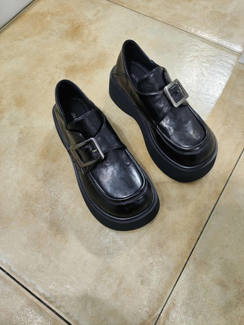 2025春款乐福鞋，魔术粘贴设计