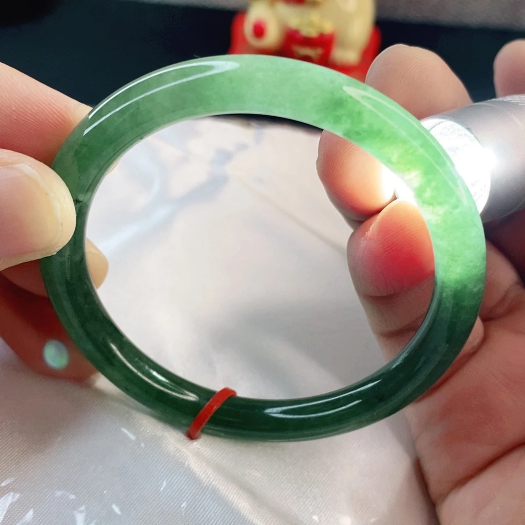 翡翠手镯未镶嵌53.8圈口圆条