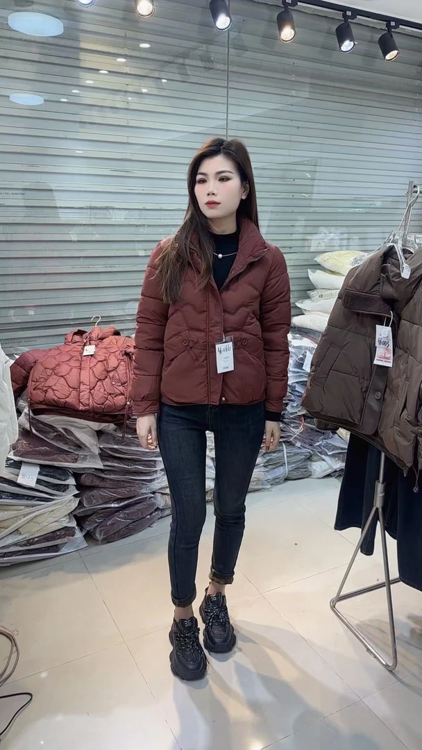 布阁服饰轻暖安可拉红外套