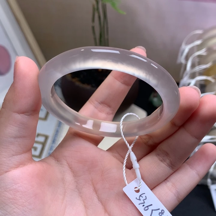 蹦***卡手镯玛瑙/玉髓未镶嵌