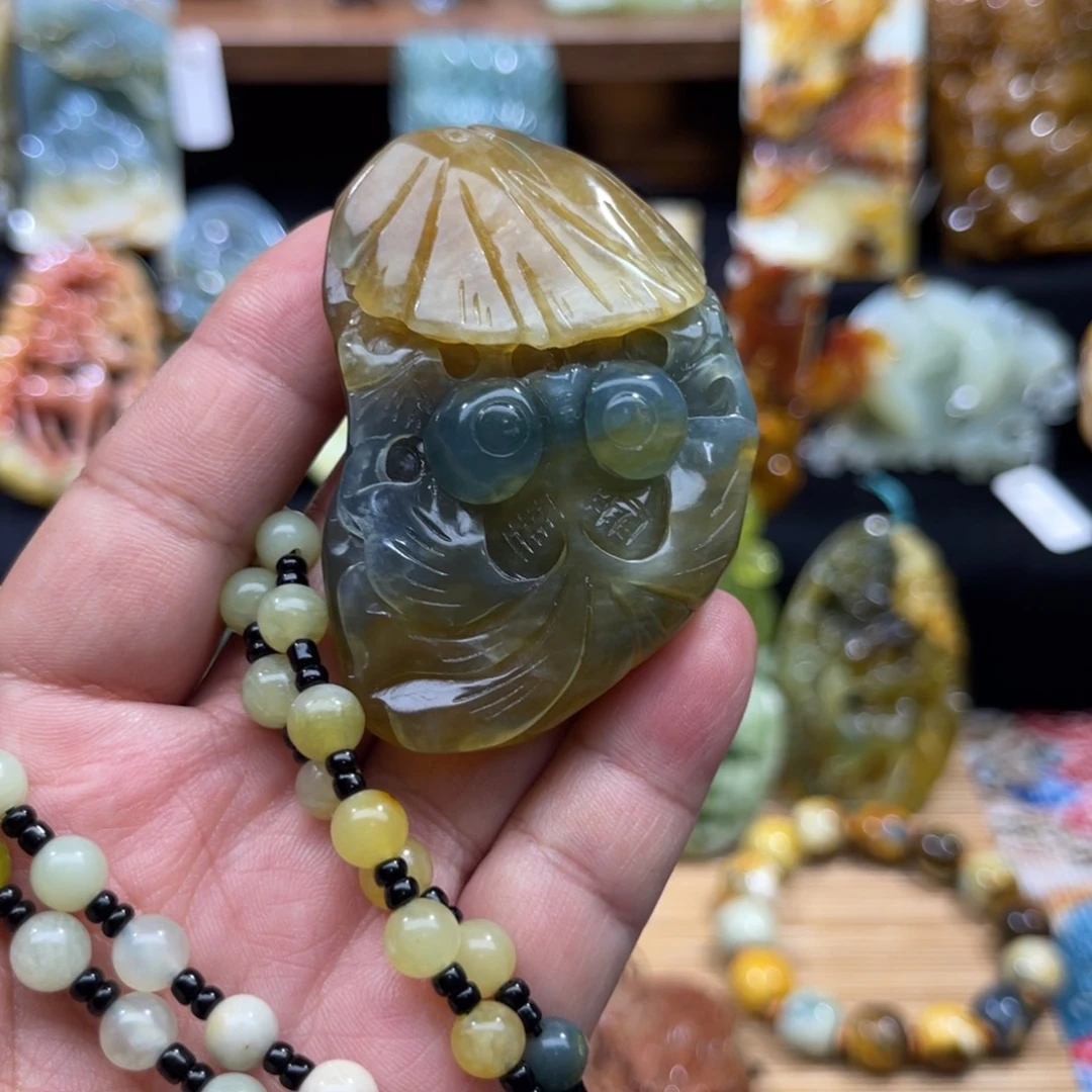 蛇纹石玉未镶嵌颈饰