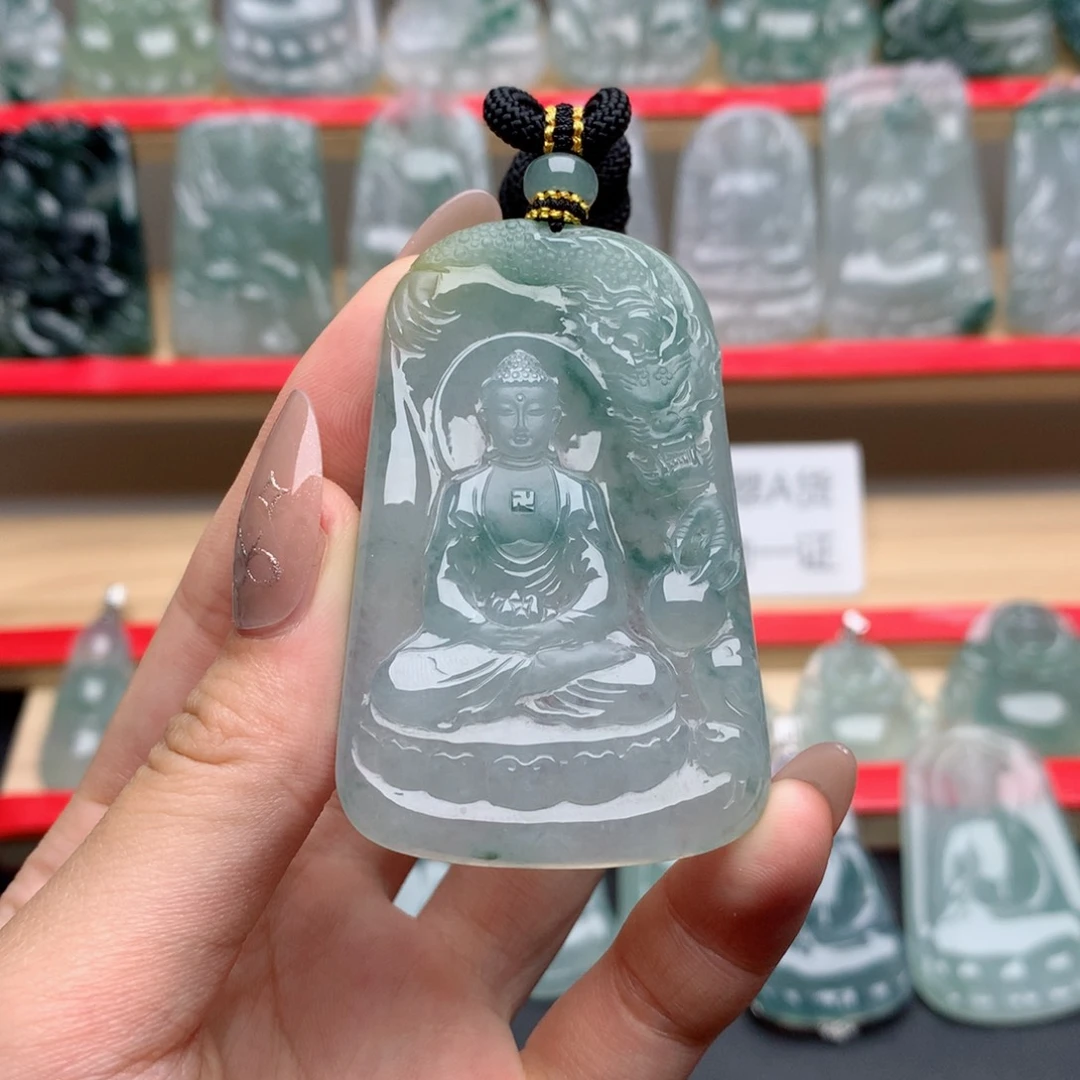 翡翠未镶嵌颈饰大日