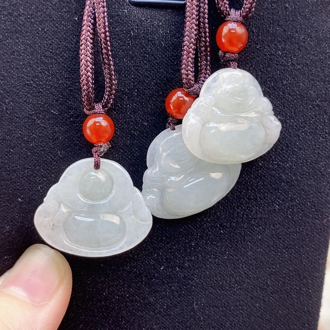 翡翠未镶嵌颈饰佛公