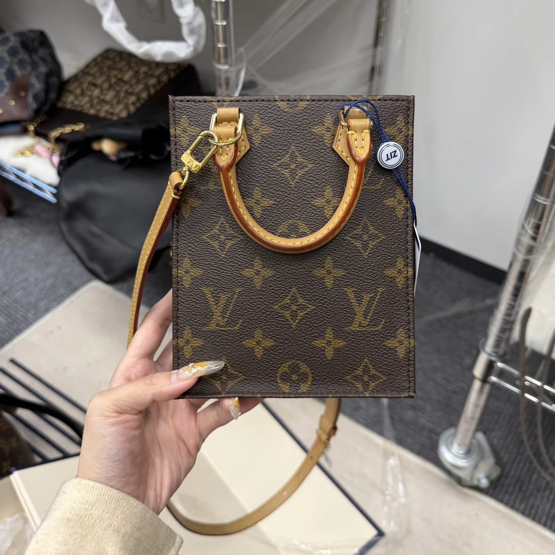 99新 LouisVuitton/路易威登 路易威登琴谱小号