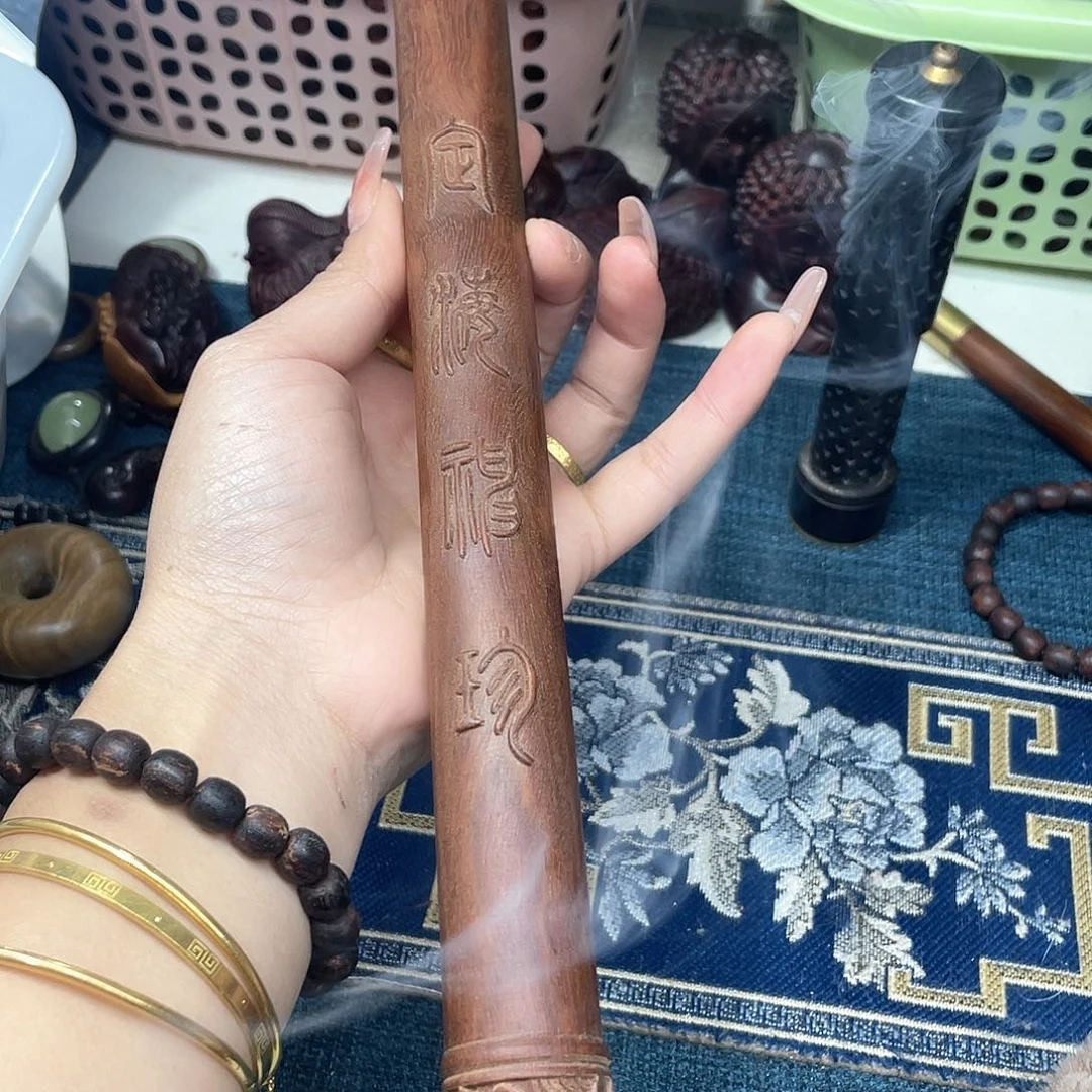 维腊木（绿檀）无事牌杨***?