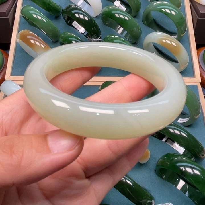 和田玉未镶嵌手镯5960