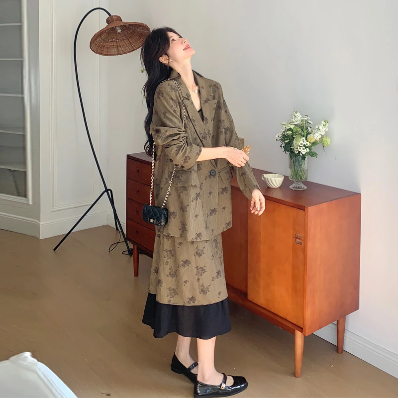 碎花西装套装裙女2025早春新款复古氛围感气质韩系穿搭西服吊带裙