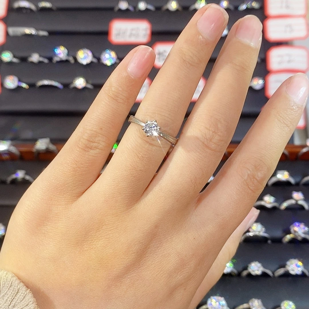 925银合成碳硅石丝带六爪1ct16