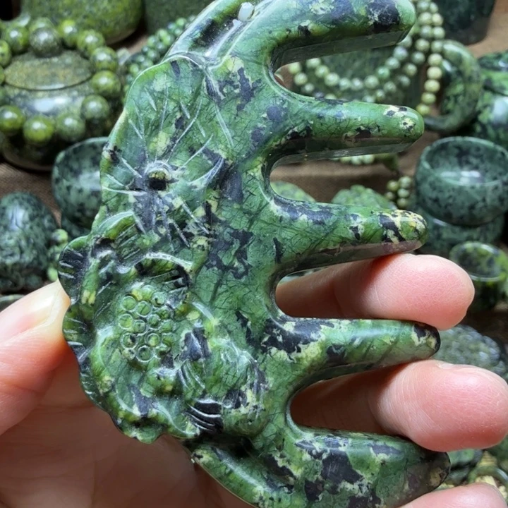 本***足蛇纹石玉未镶嵌药王石能量养生产品