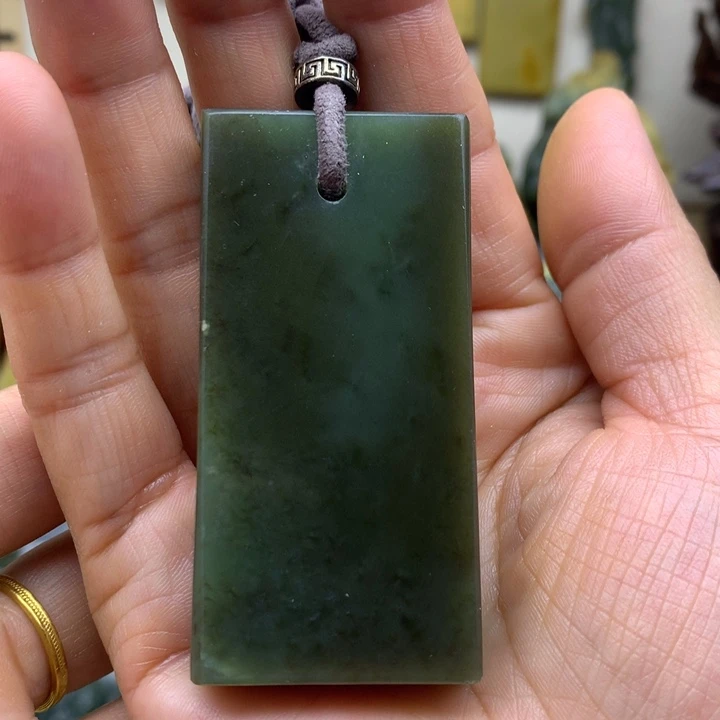 【闪购商品】透闪石质玉吊坠未镶嵌