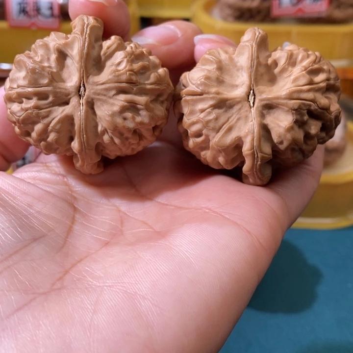 文玩核桃吊坠满**活核欢