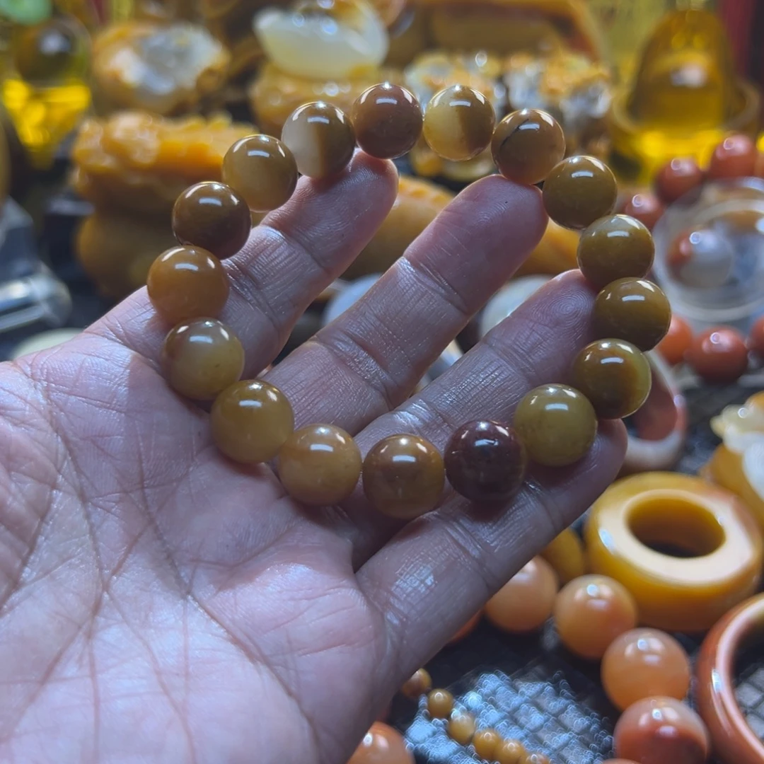 石英质玉未镶嵌颈饰