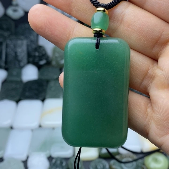 消***王东陵石未镶嵌颈饰