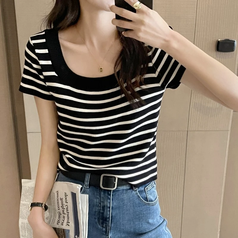 法式方领正肩条纹冰丝针织短袖t恤女夏季薄款露锁骨修身短款上衣
