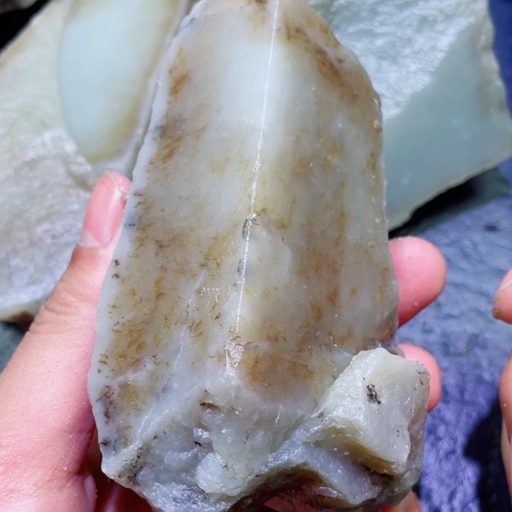 和田玉未镶嵌珠宝半成品