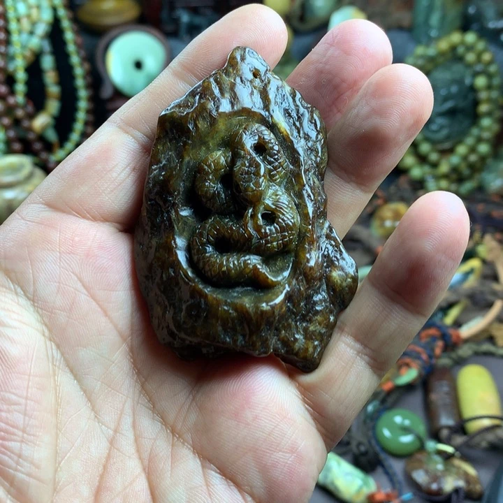 吊坠(赠链)未镶嵌岫岩河磨玉（透闪石质玉）