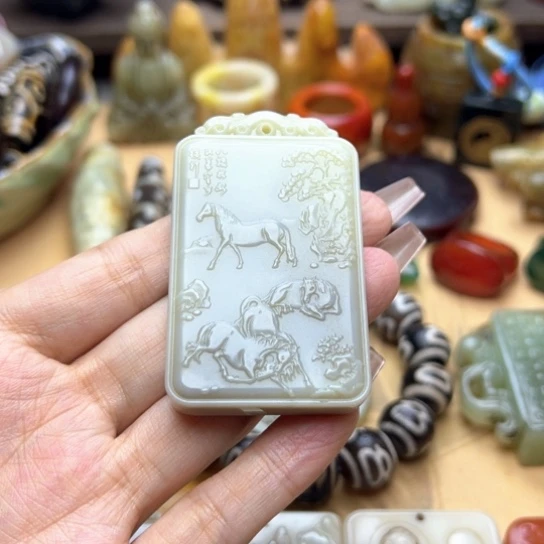 蛇纹石玉未镶嵌颈饰