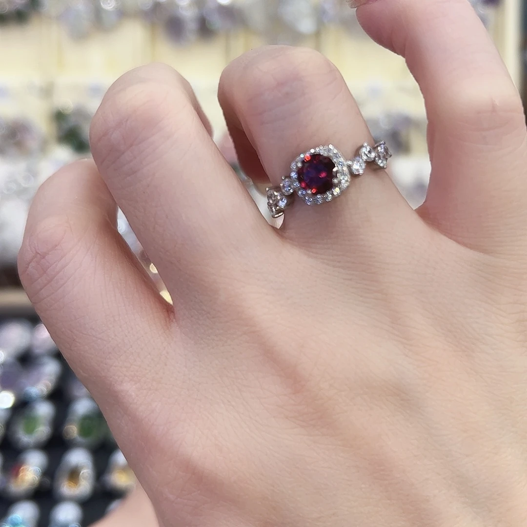 银S925镶嵌戒指石榴石