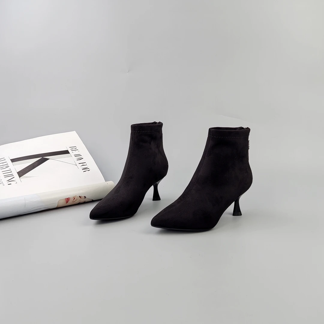 2025秋季新款尖头简约气质通勤百搭女短靴1352331