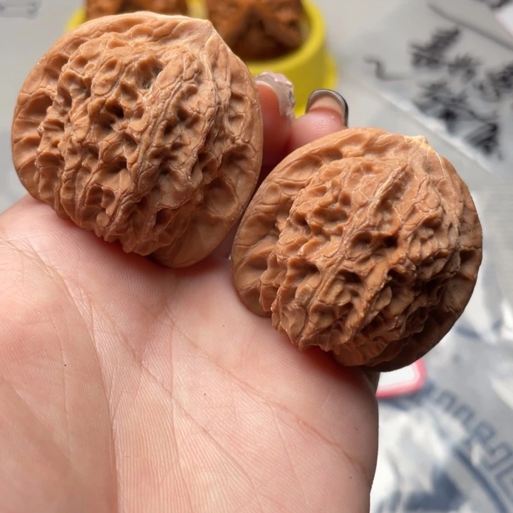 毛***逗吊坠文玩核桃血麒麟40