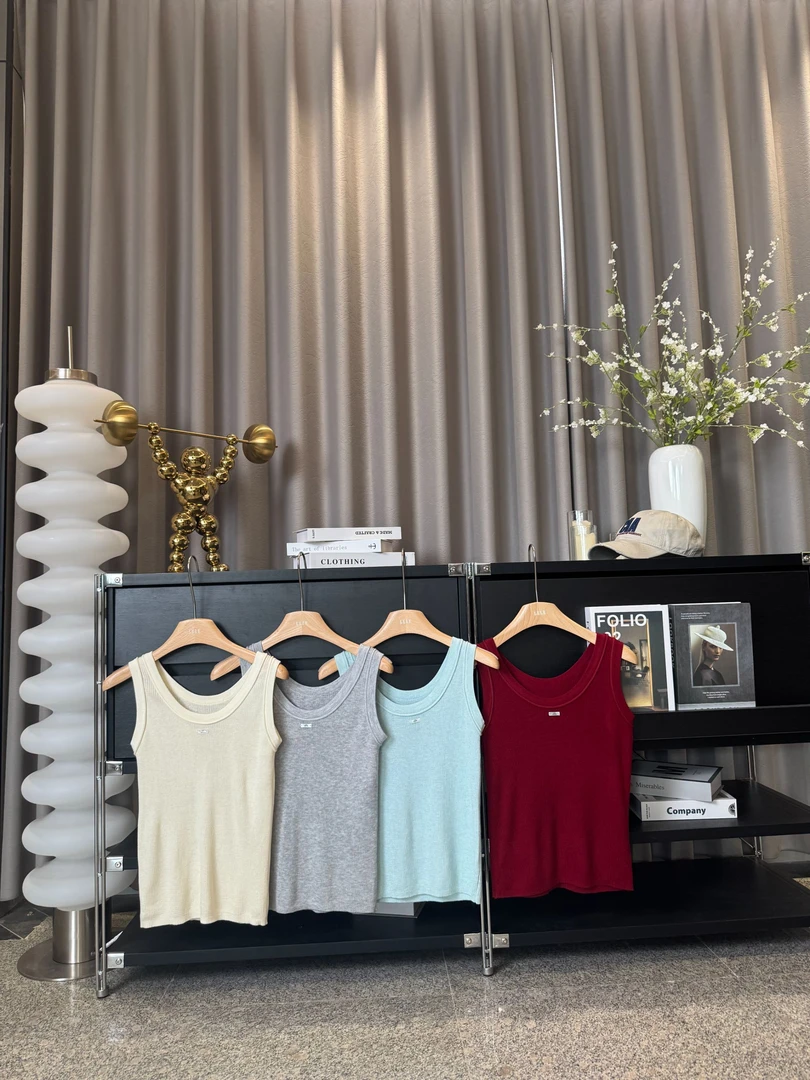 乐乐-简约静版打底背心00567