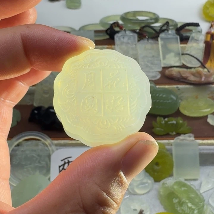 未镶嵌蛇纹石玉颈饰