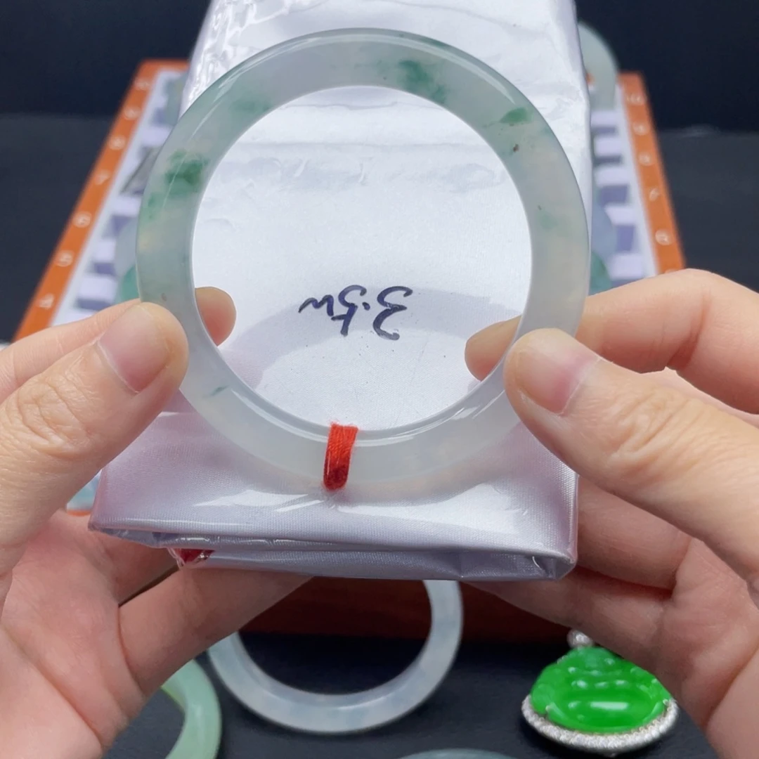 翡翠手镯未镶嵌53冰飘花