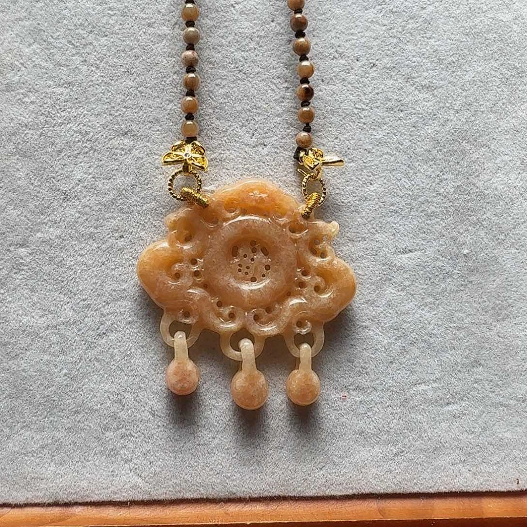 吊坠(赠链)未镶嵌翡翠