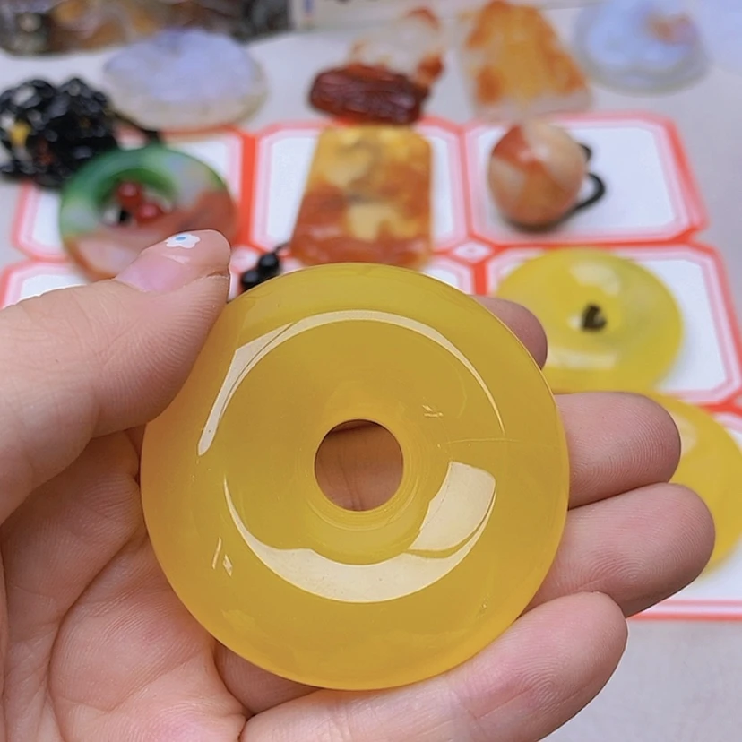 【闪购商品】玛瑙/玉髓未镶嵌珠宝半成品彩*?