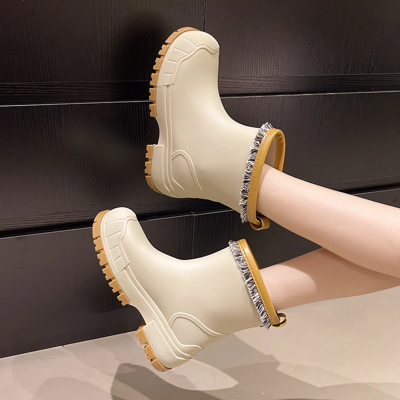 2025新款雨鞋筒靴网红夏季胶鞋厨房买菜水鞋厚款民族风甜美雨靴