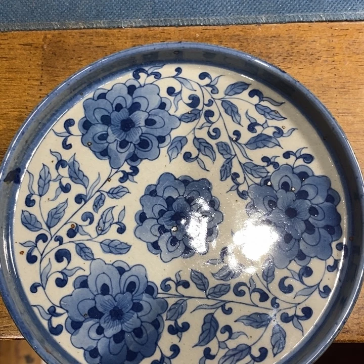 钛合金景德镇手绘缠枝莲粗陶碟子