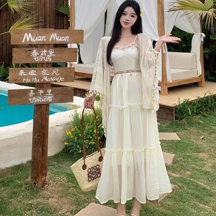 温柔风清冷感森系波西米亚外搭披肩薄款镂空夏季旅游吊带裙子披风