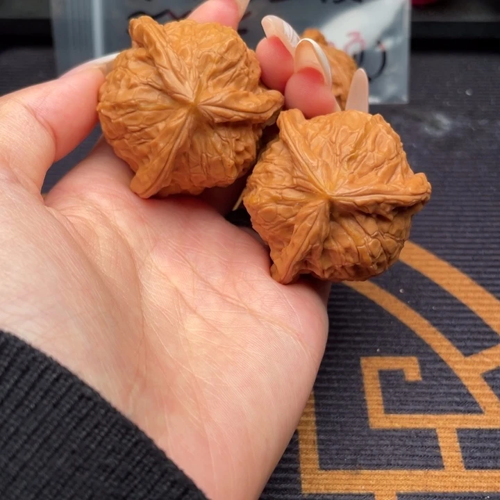 崔***文玩核桃吊坠南瓜