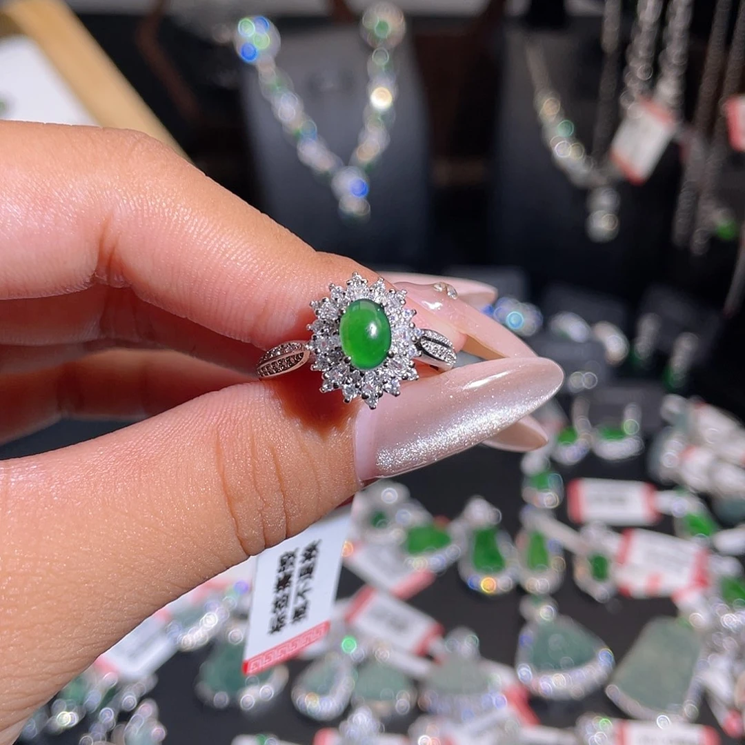 未镶嵌戒指翡翠戒指
