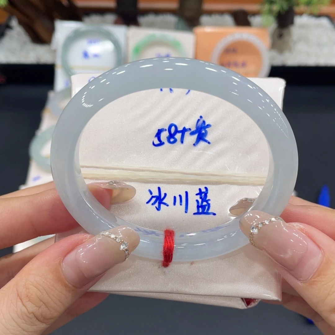 未镶嵌手镯（贵妃镯）翡翠缅甸翡翠手镯