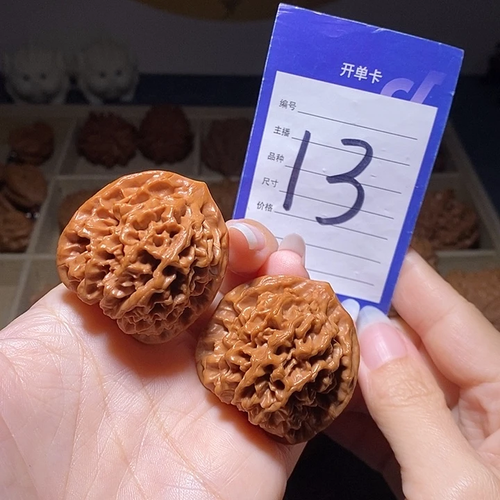 文玩核桃把件秦闷40左右