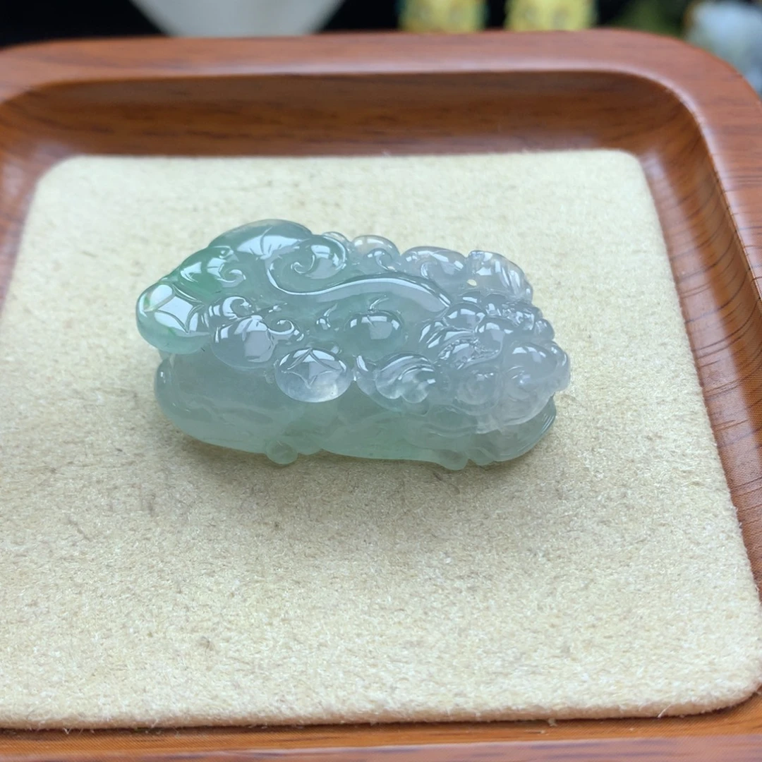 翡翠未镶嵌颈饰19