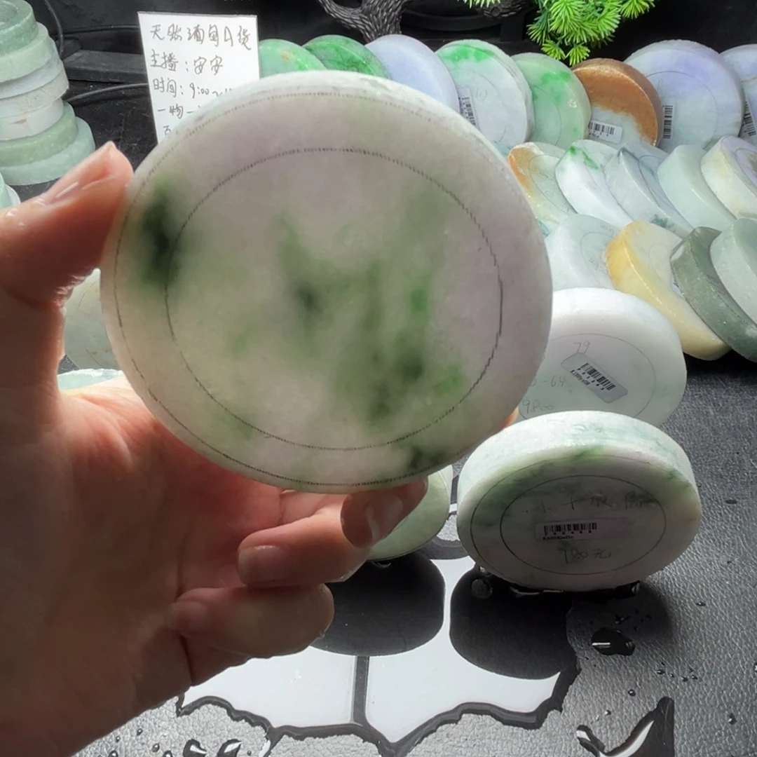 未镶嵌翡翠手镯定制翡翠