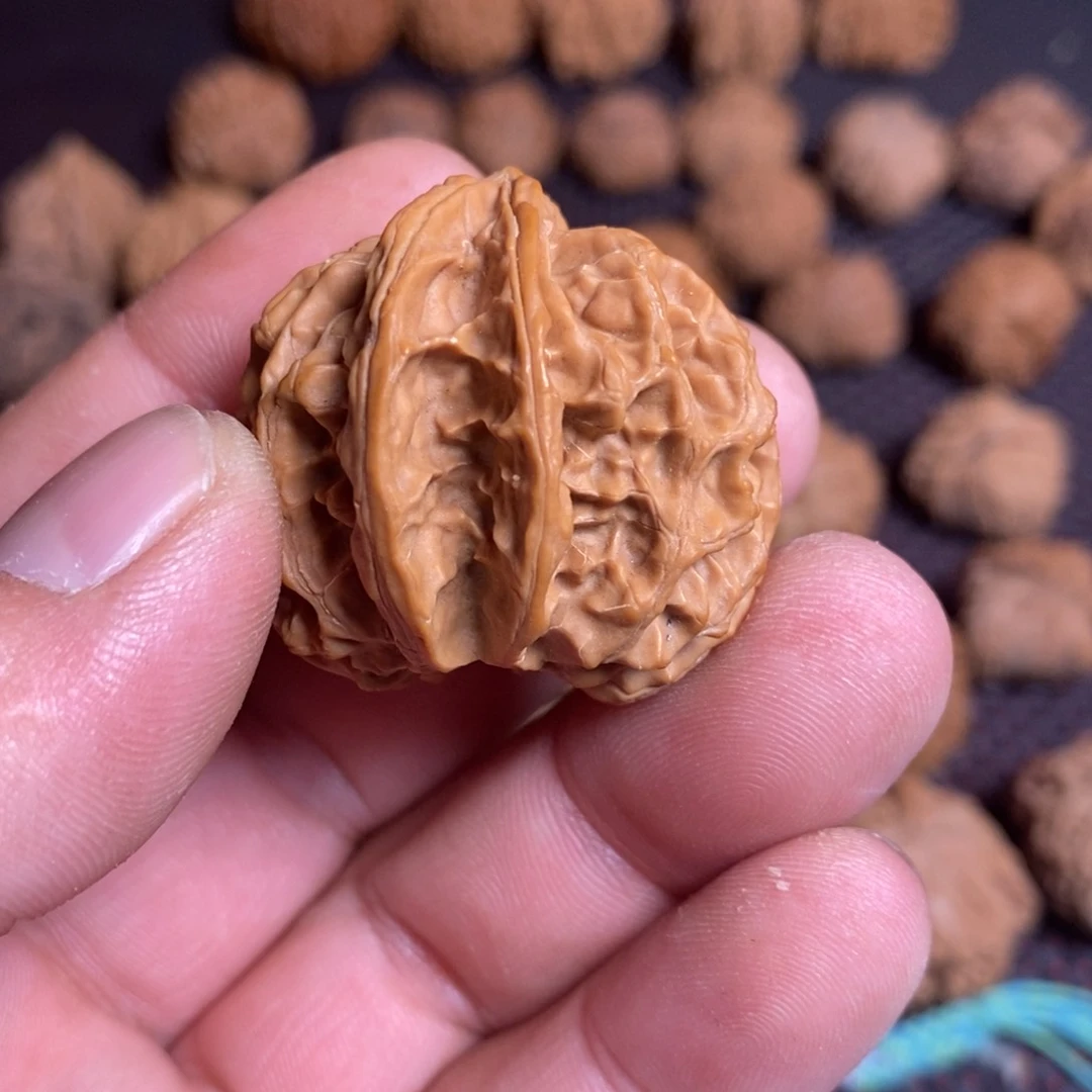 文玩核桃把件烁**云尺寸