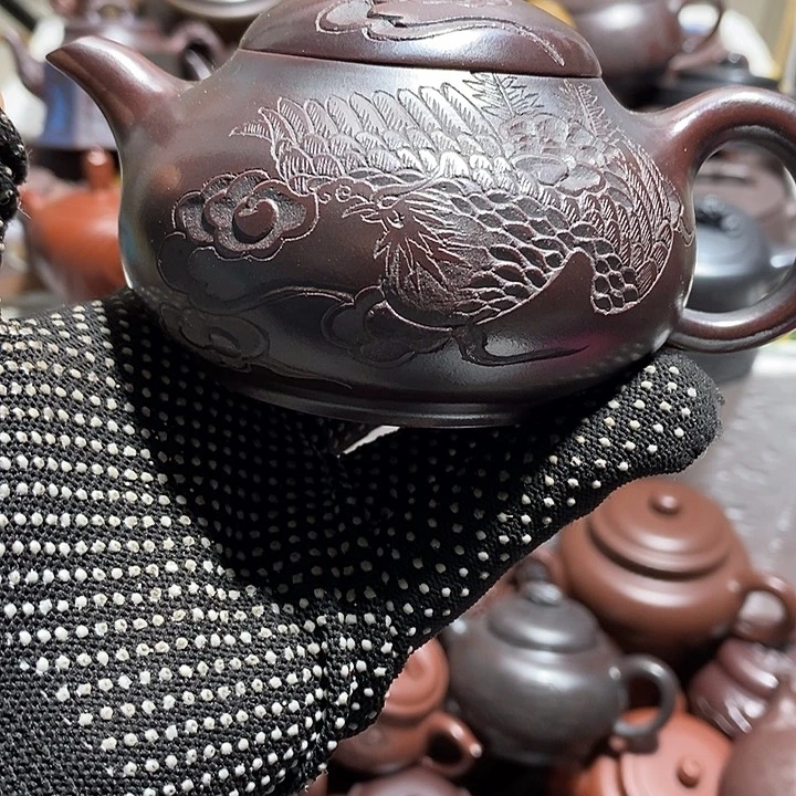 紫砂茶壶品纽磕微瑕