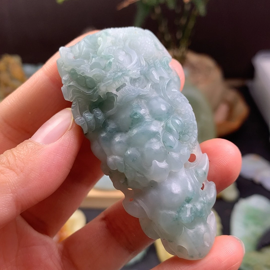 定制翡翠未镶嵌龙骨