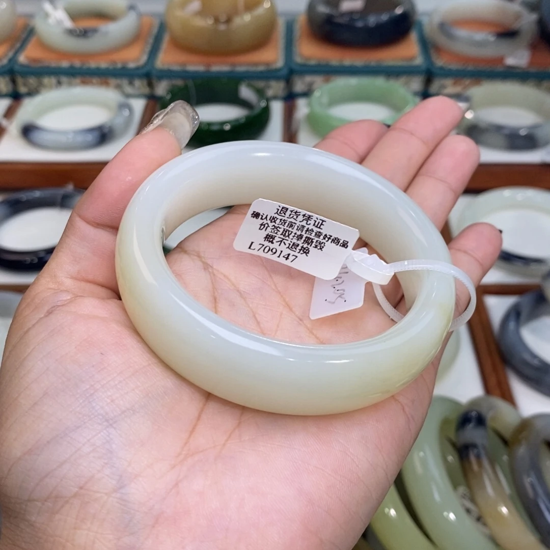 和田玉未镶嵌手镯和田玉且末暖白飘糖57