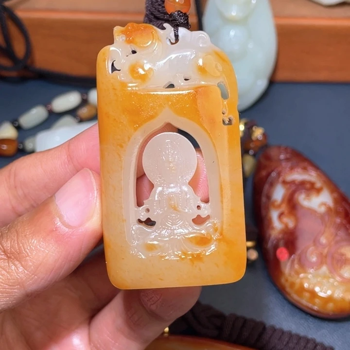 雨***了颈饰未镶嵌和田玉