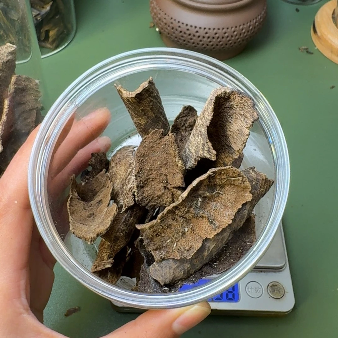 沉香手把件妖**也海南天然野黎母山鸡母虫老香块料20克