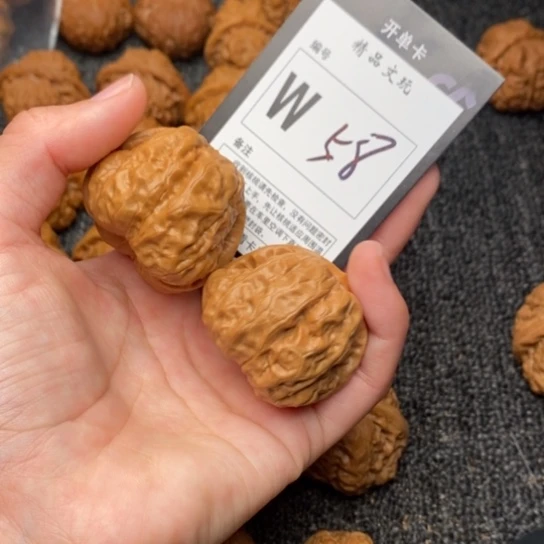 吊坠桃核我是第一百41