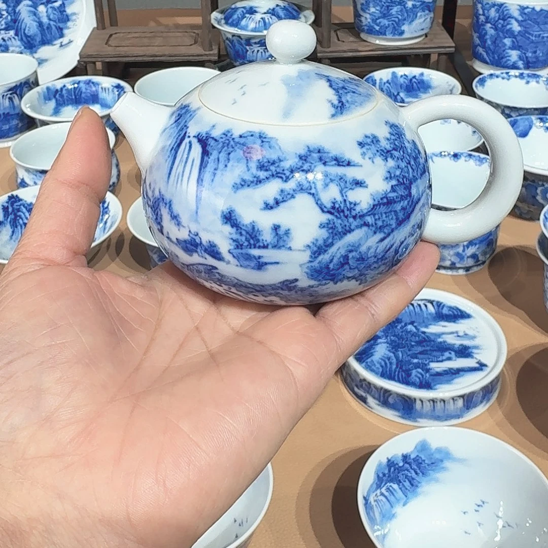 景德镇纯手绘青花壶微瑕
