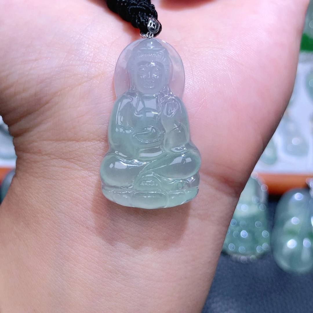 颈饰18K金镶嵌翡翠观音