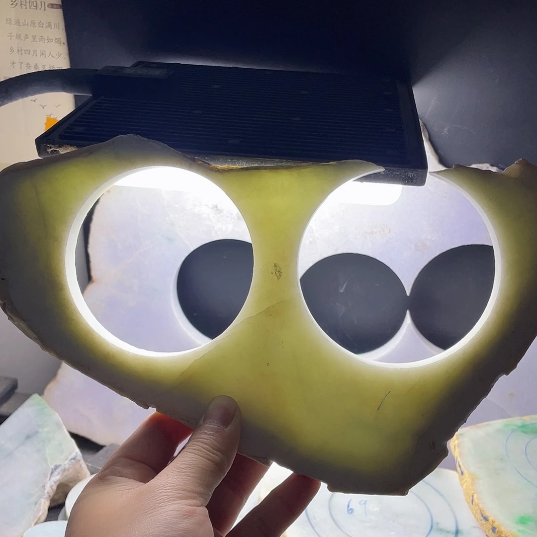 翡翠颈饰未镶嵌毛料69